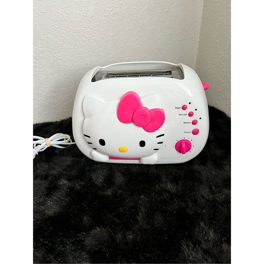 Hello Kitty 2-Slice Wide Slot Toaster KT5211 Kitchen‎ Pink Bagel Cool Touch